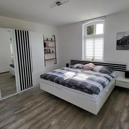 Emma S Fehnhaus, 55183 아파트 *